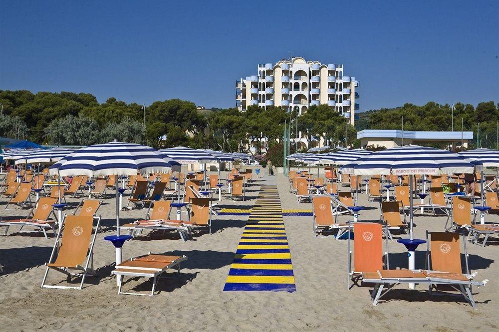 Hotel Parco Dei Principi Giulianova Exteriör bild