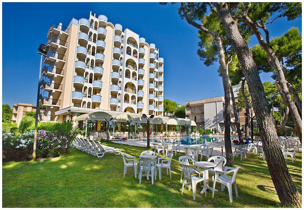 Hotel Parco Dei Principi Giulianova Exteriör bild